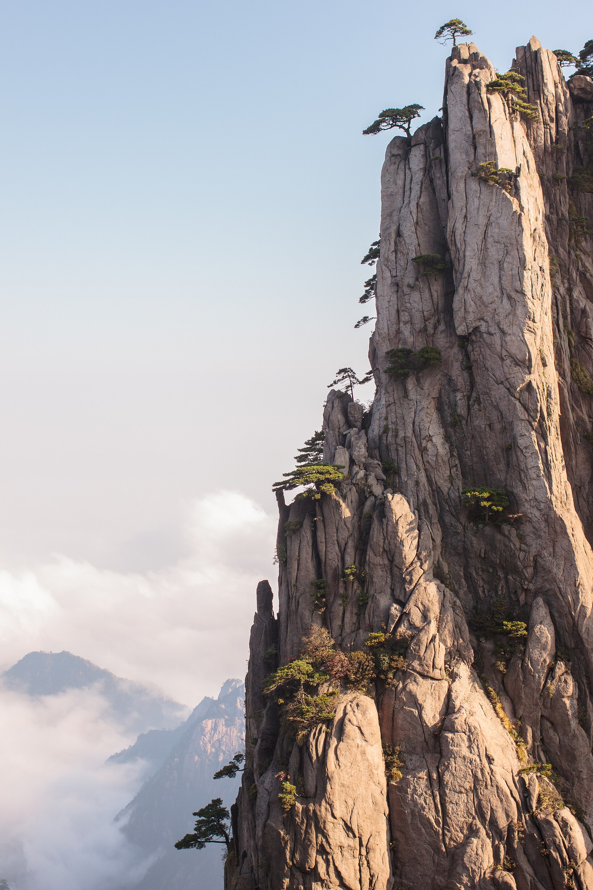 Huangshan peaks clouds